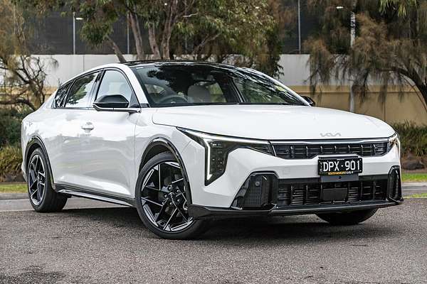 2025 Kia K4 GT-Line CL4m