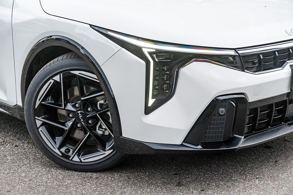2025 Kia K4 GT-Line CL4m