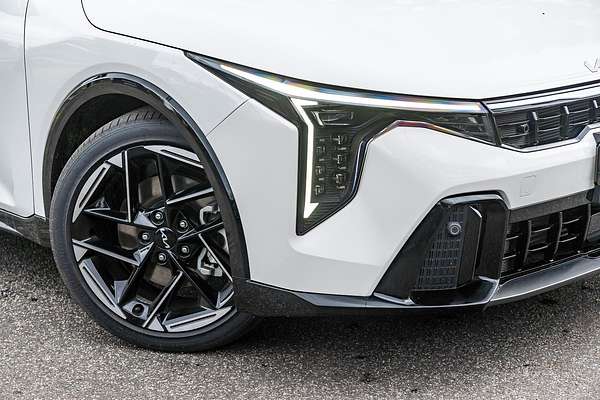 2025 Kia K4 GT-Line CL4m