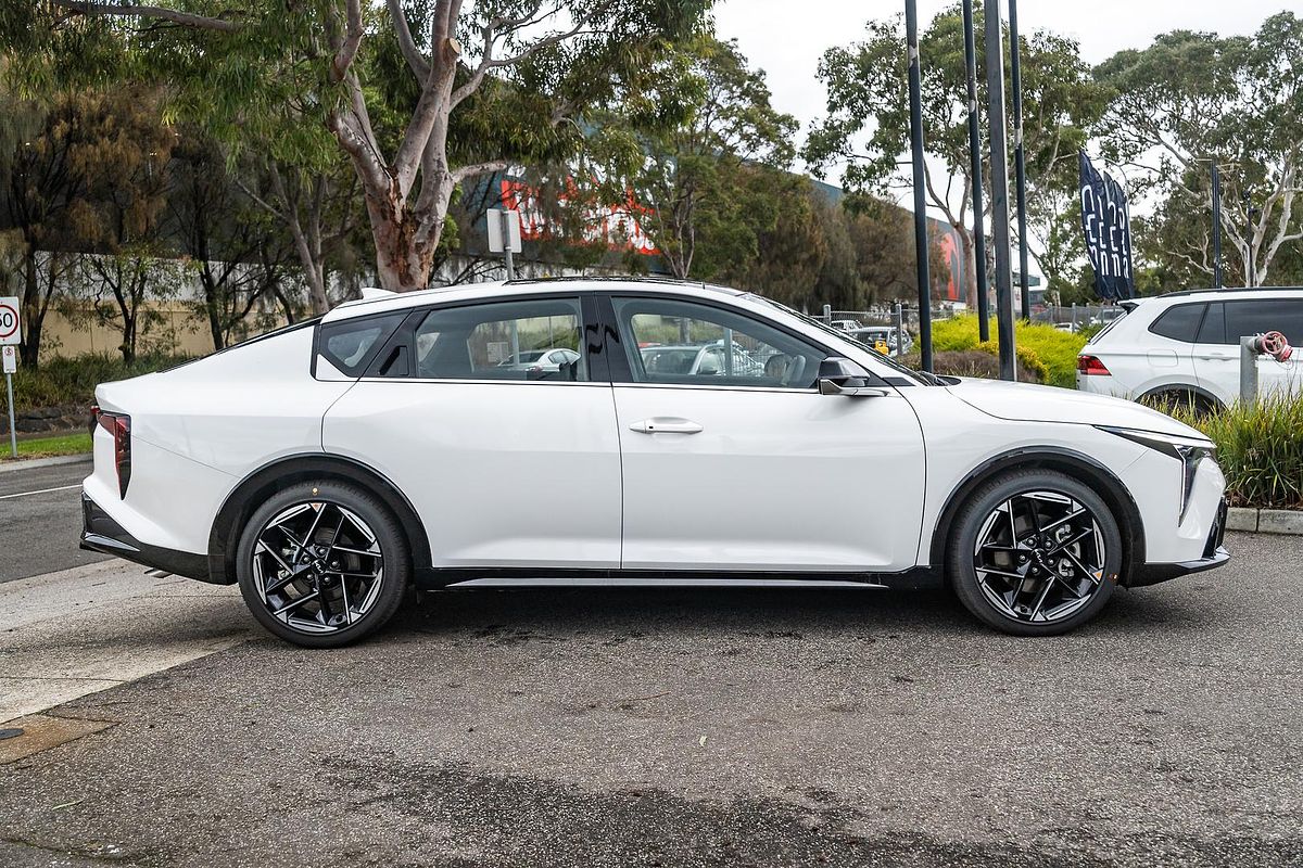2025 Kia K4 GT-Line CL4m