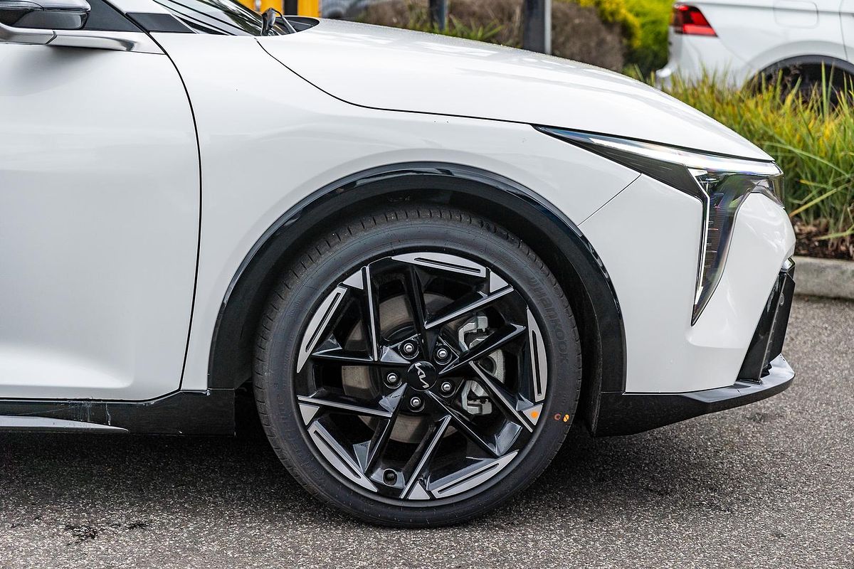 2025 Kia K4 GT-Line CL4m