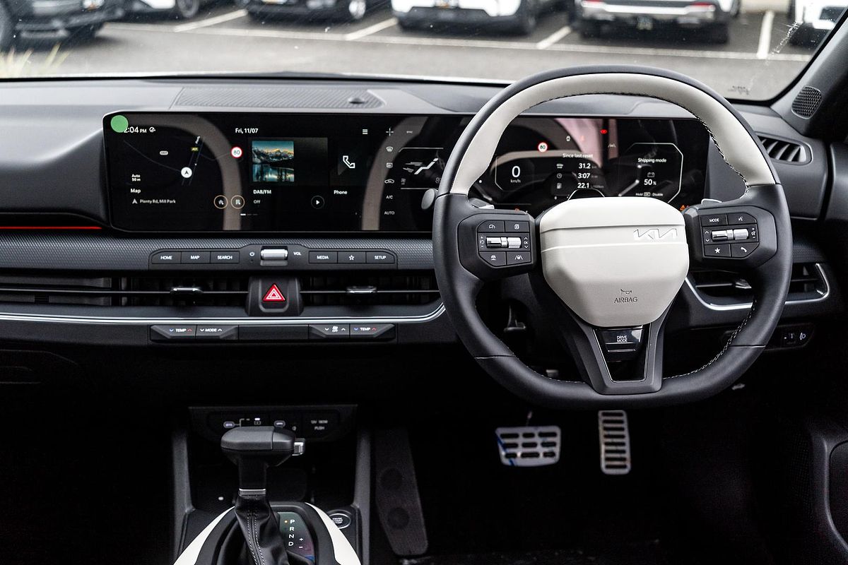 2025 Kia K4 GT-Line CL4m