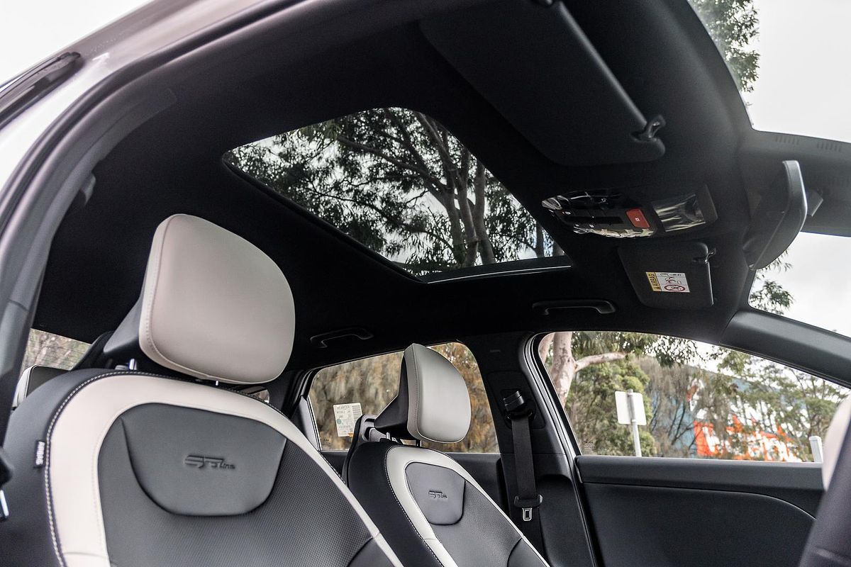 2025 Kia K4 GT-Line CL4m