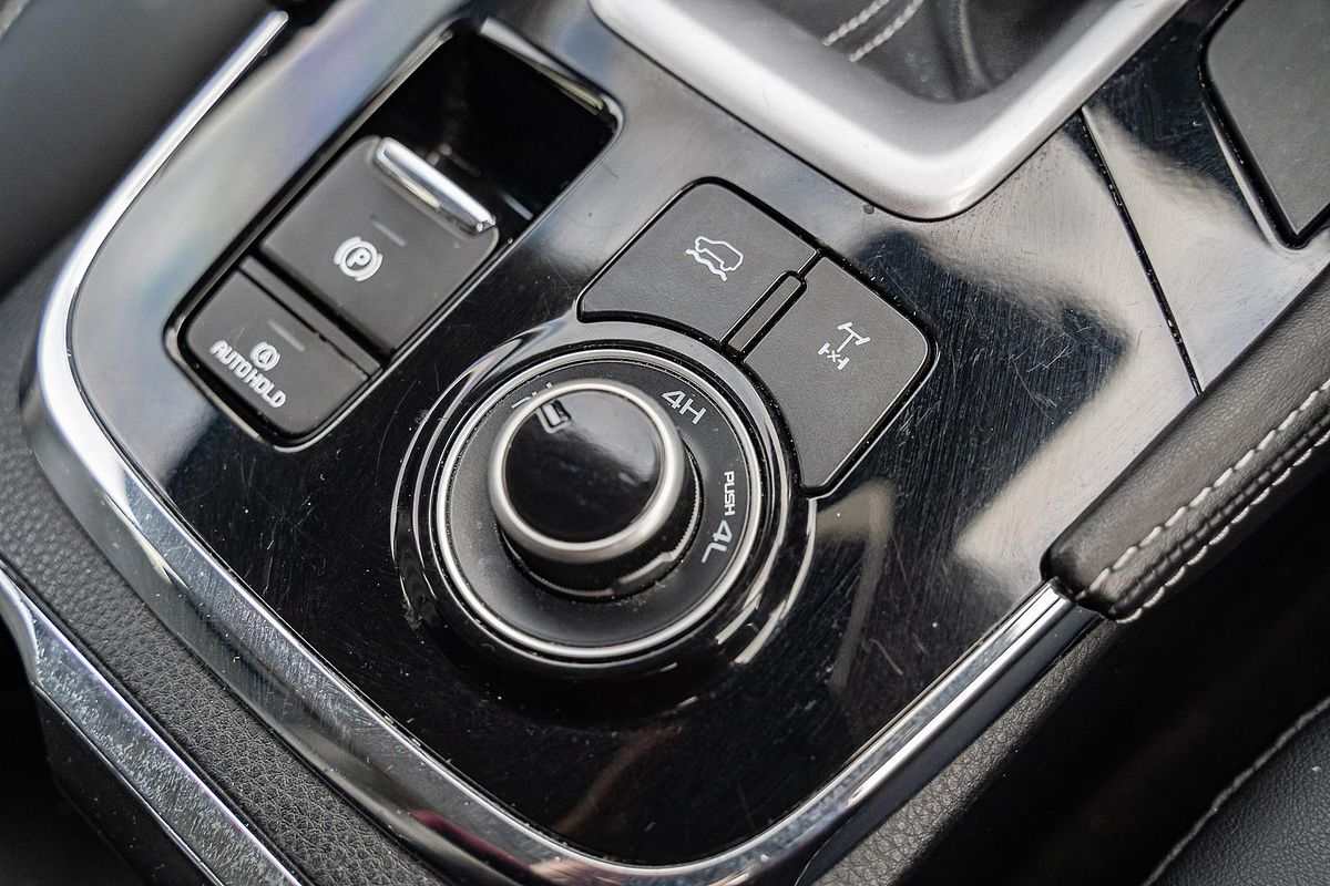2023 Isuzu MU-X LS-T