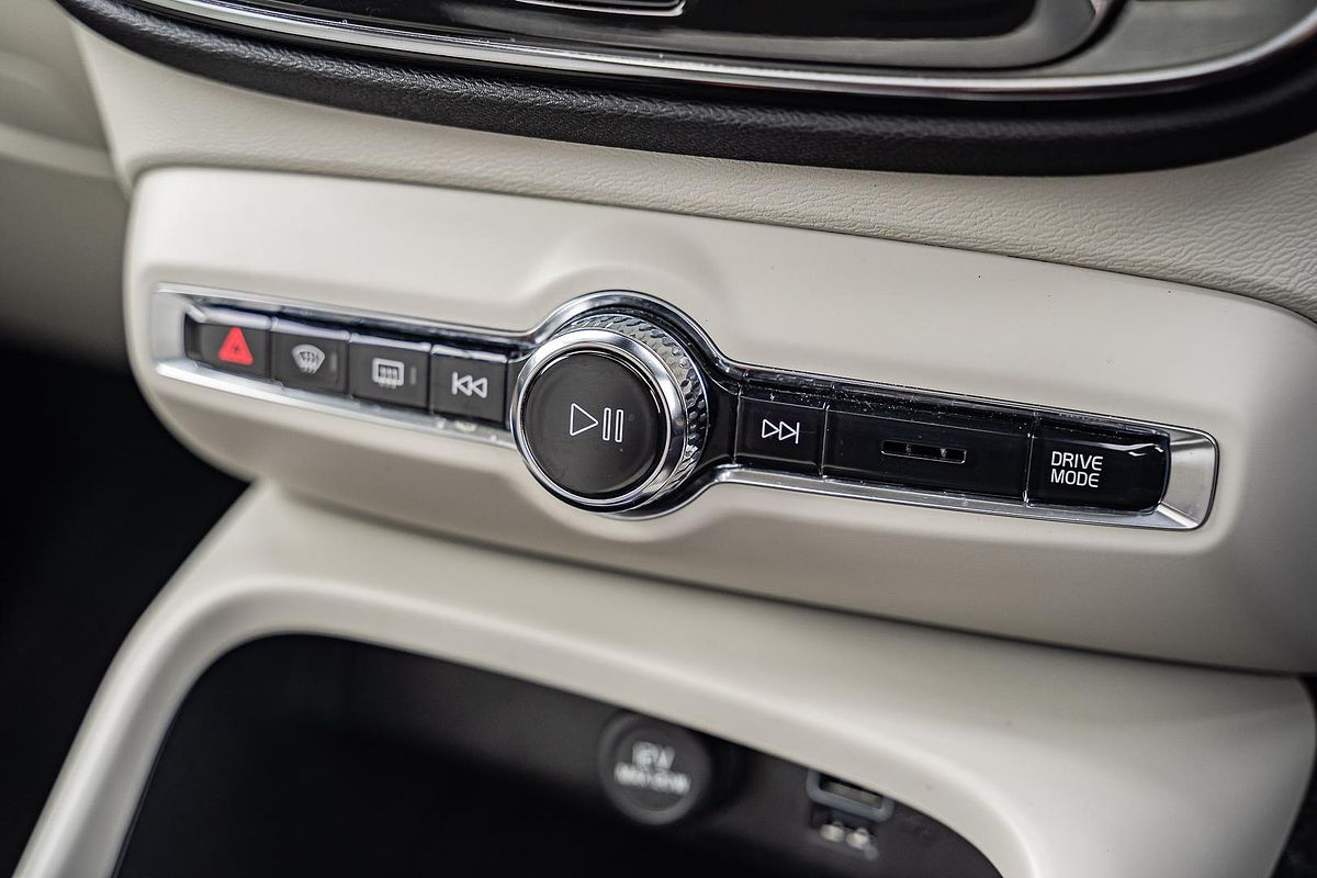 2021 Volvo XC40 T4 Inscription