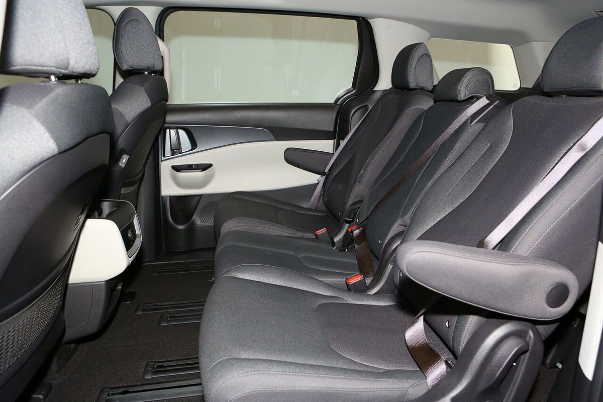 2023 Kia Carnival S KA4