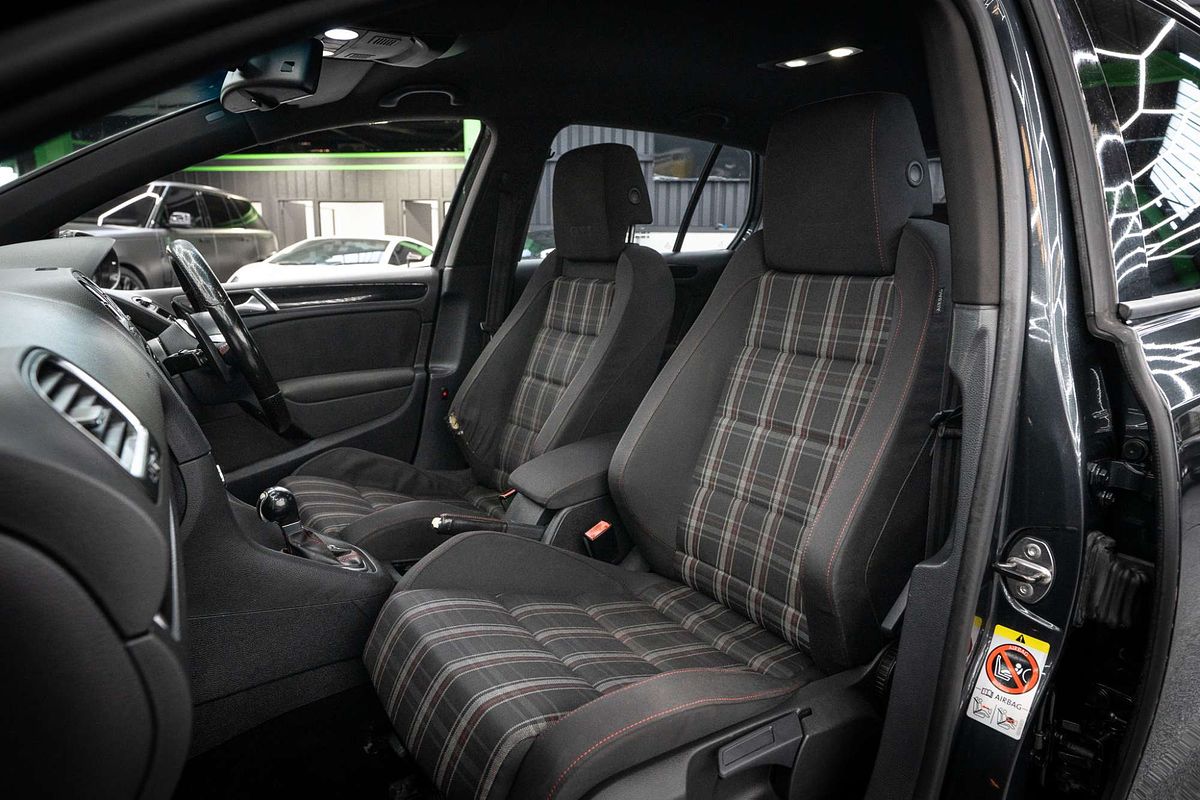 2010 Volkswagen Golf GTI VI