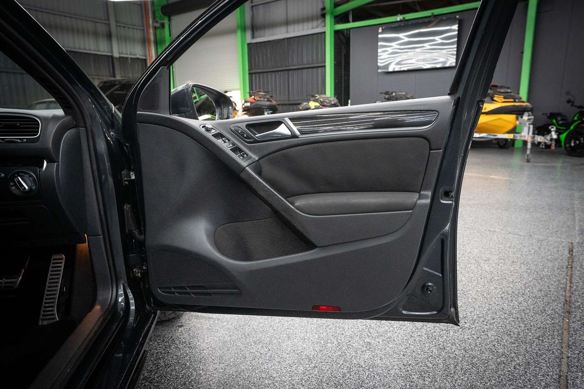 2010 Volkswagen Golf GTI VI