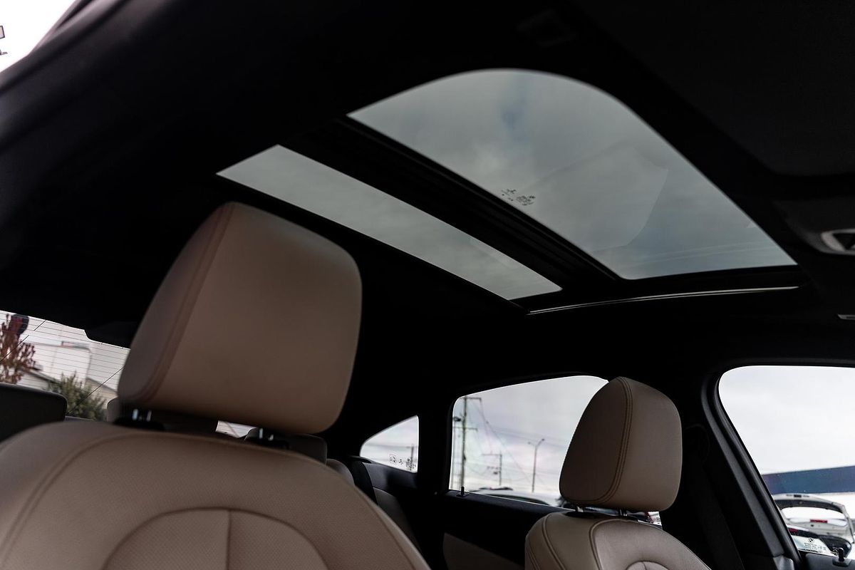 2022 BMW 2 Series 220i M Sport F44
