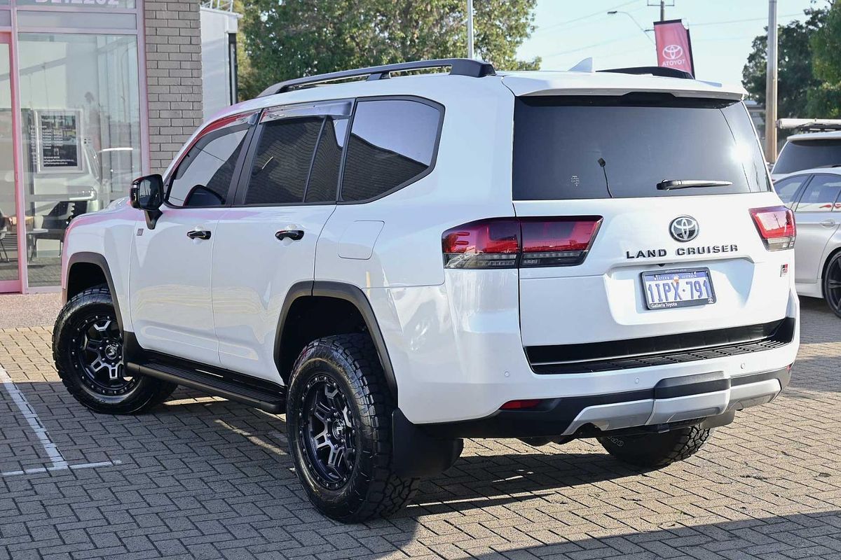 2024 Toyota Landcruiser GR Sport FJA300R