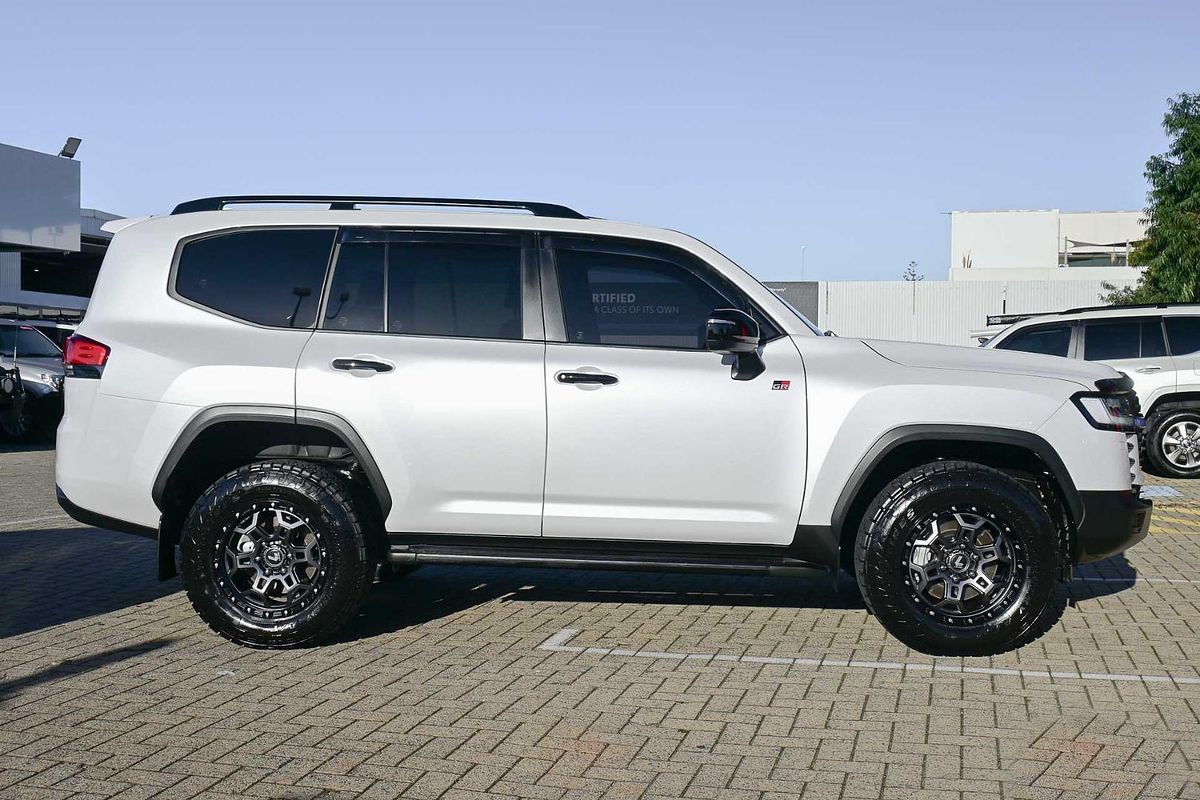 2024 Toyota Landcruiser GR Sport FJA300R