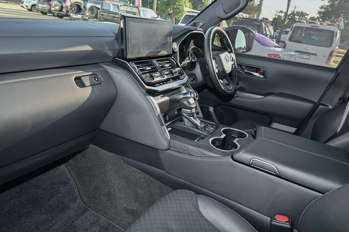 2024 Toyota Landcruiser GR Sport FJA300R
