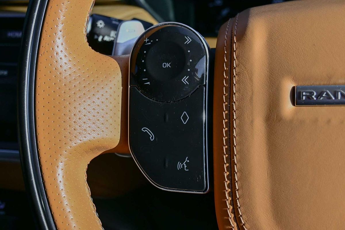 2019 Land Rover Range Rover Velar D240 SE L560
