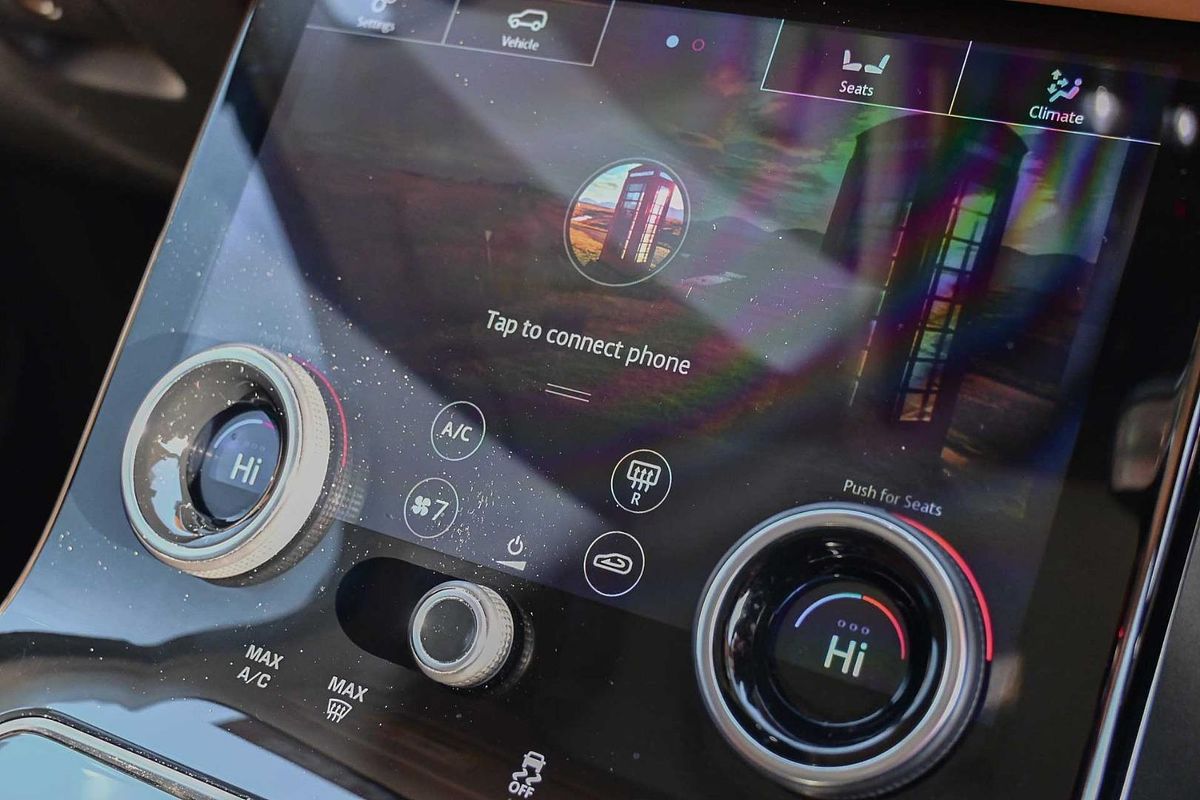 2019 Land Rover Range Rover Velar D240 SE L560