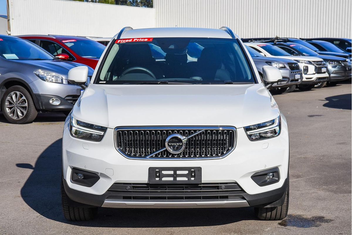2021 Volvo XC40 T4 Momentum