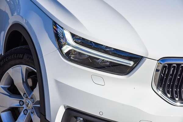 2021 Volvo XC40 T4 Momentum