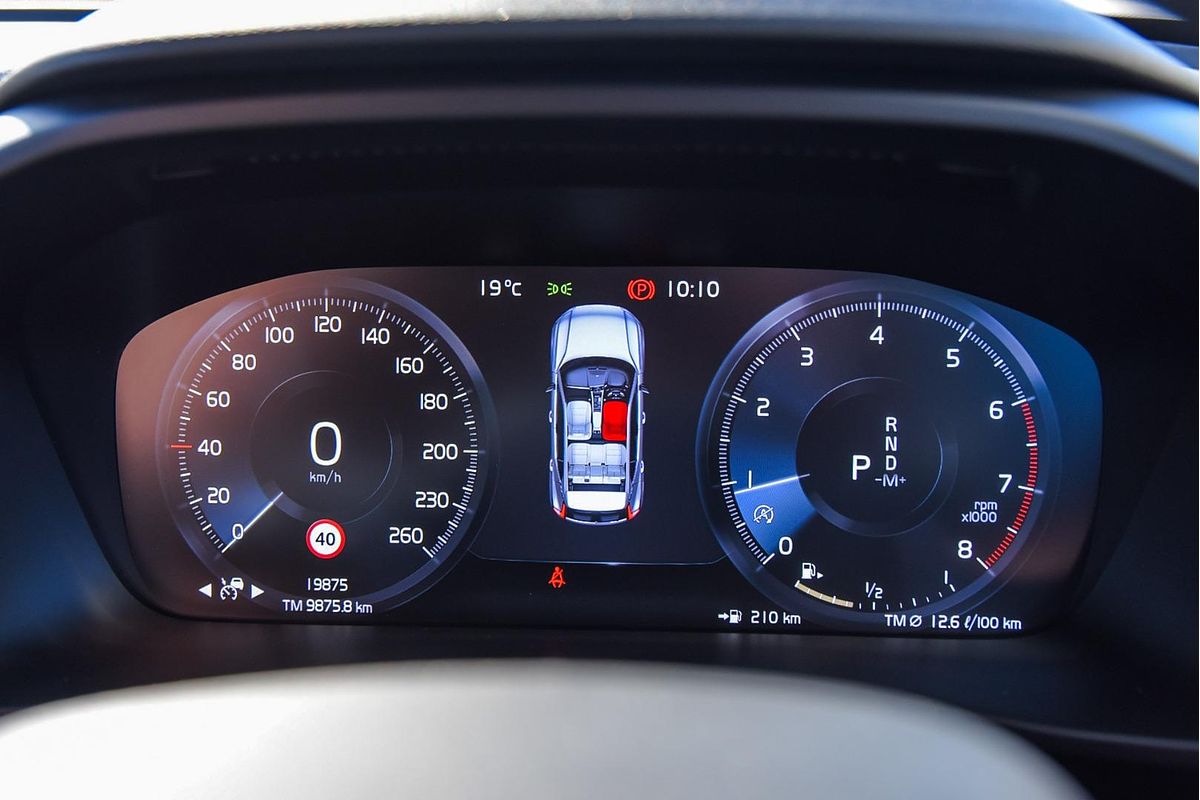 2021 Volvo XC40 T4 Momentum