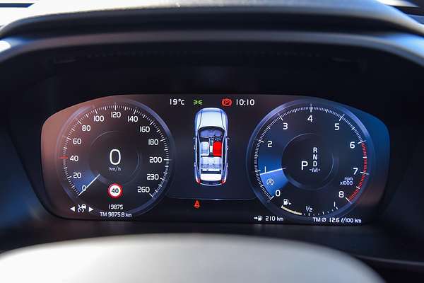 2021 Volvo XC40 T4 Momentum