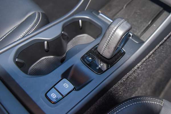 2021 Volvo XC40 T4 Momentum