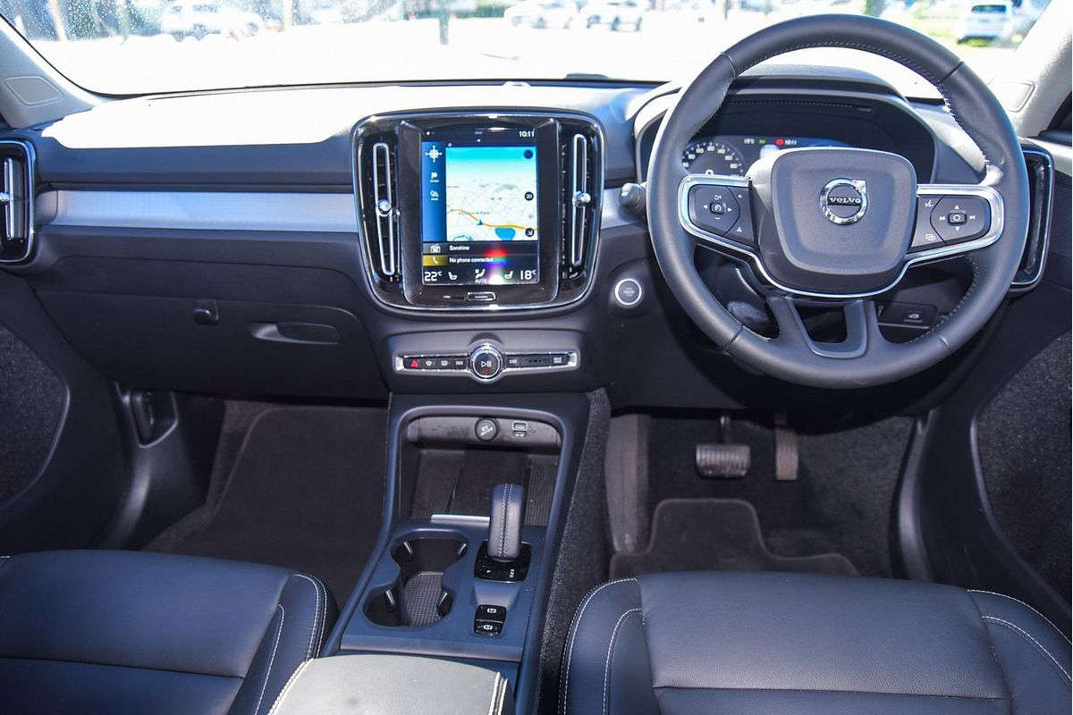 2021 Volvo XC40 T4 Momentum