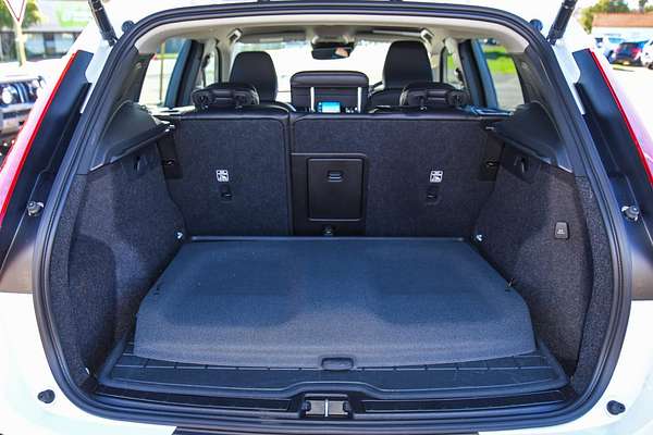 2021 Volvo XC40 T4 Momentum