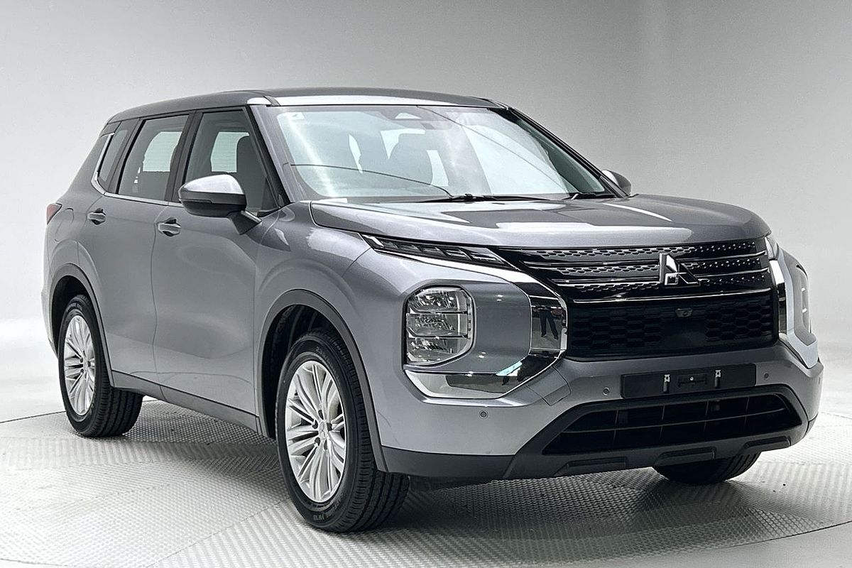2023 Mitsubishi Outlander ES ZM