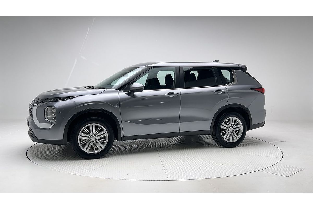 2023 Mitsubishi Outlander ES ZM