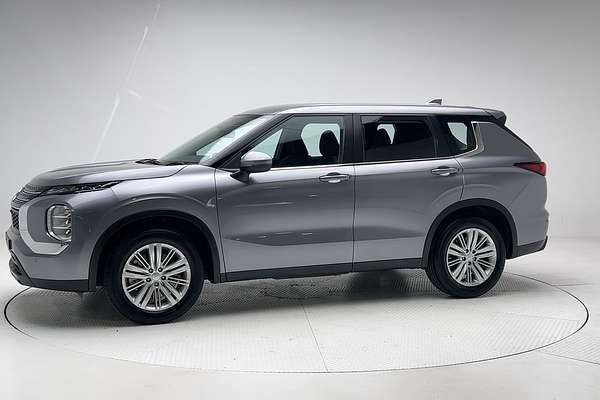 2023 Mitsubishi Outlander ES ZM