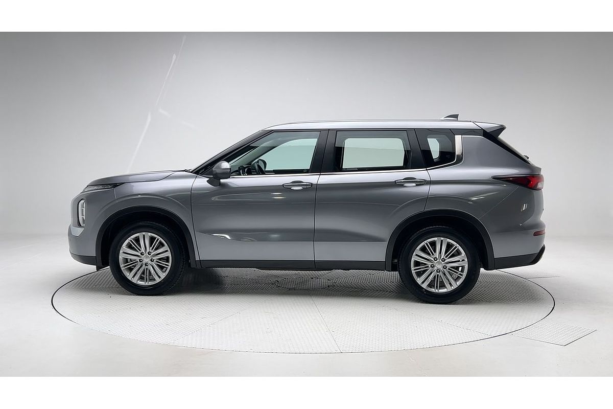2023 Mitsubishi Outlander ES ZM