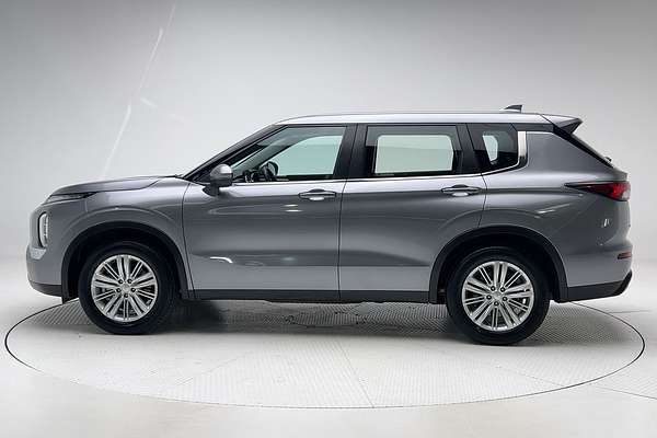 2023 Mitsubishi Outlander ES ZM