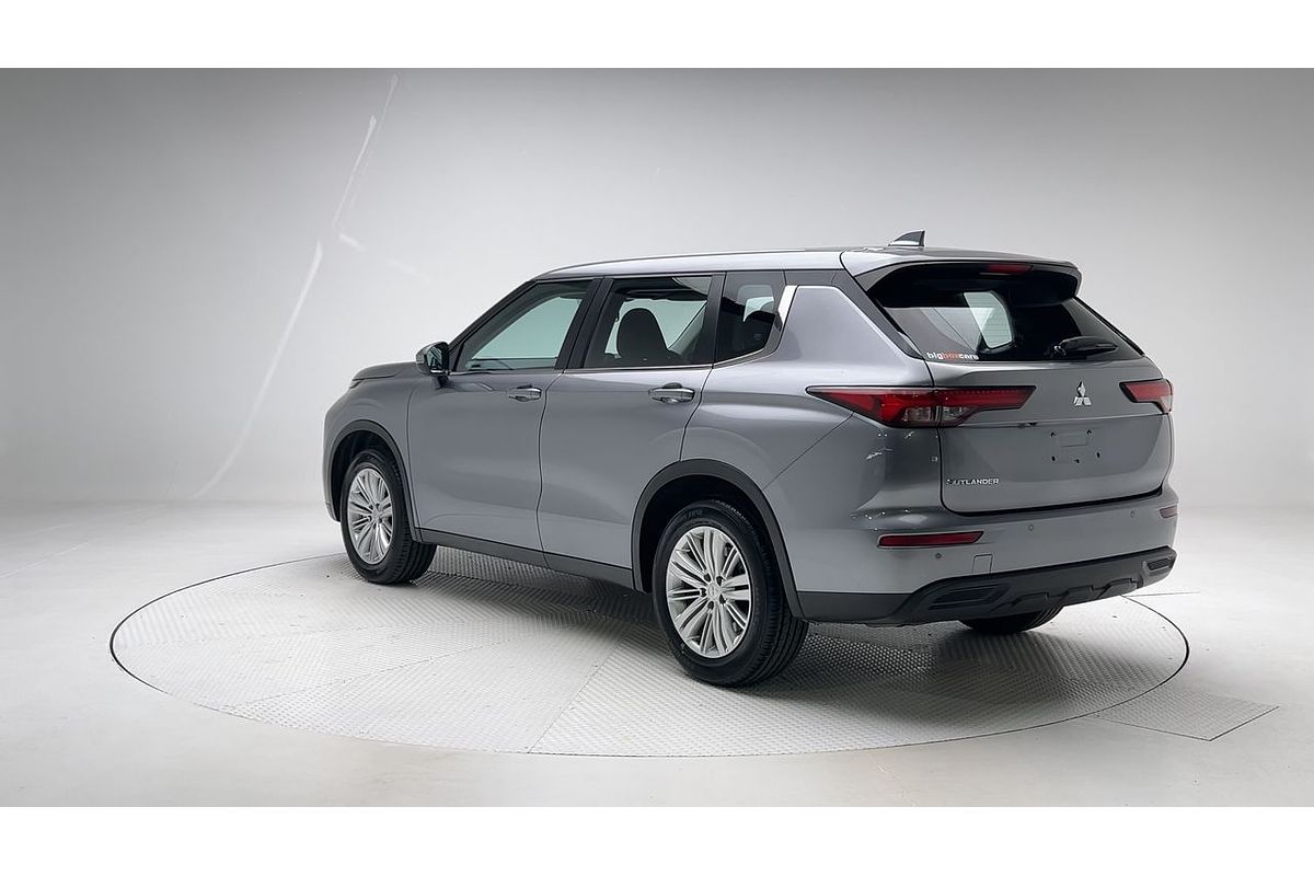 2023 Mitsubishi Outlander ES ZM
