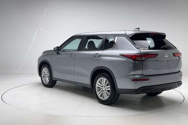 2023 Mitsubishi Outlander ES ZM
