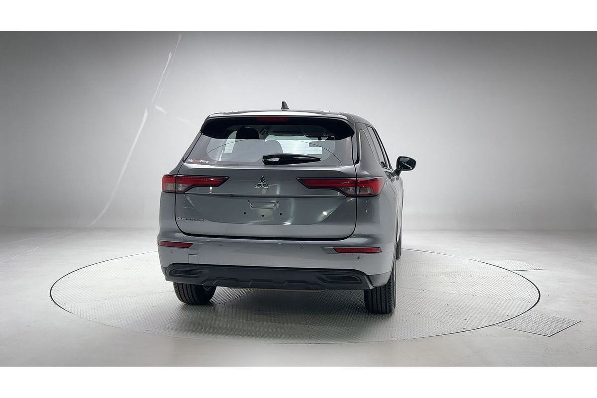 2023 Mitsubishi Outlander ES ZM