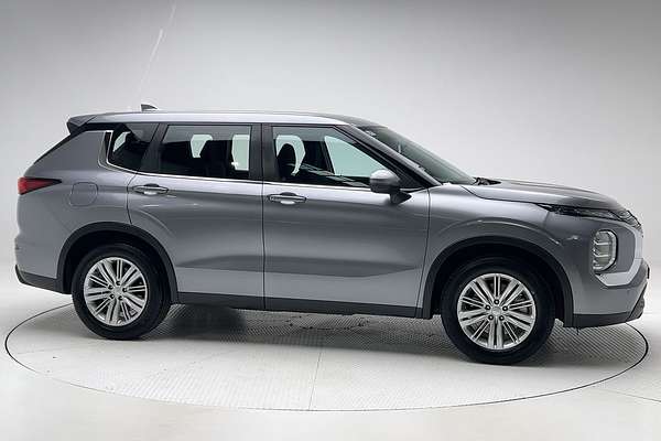 2023 Mitsubishi Outlander ES ZM