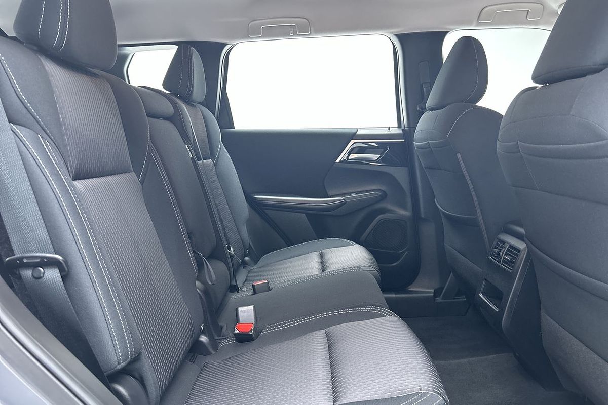 2023 Mitsubishi Outlander ES ZM
