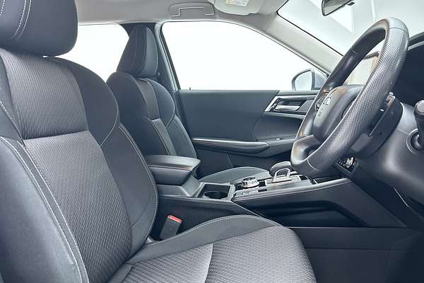 2023 Mitsubishi Outlander ES ZM