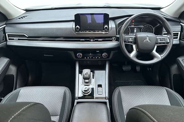 2023 Mitsubishi Outlander ES ZM