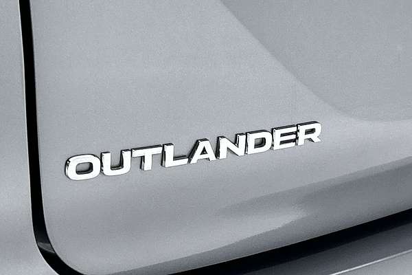 2023 Mitsubishi Outlander ES ZM