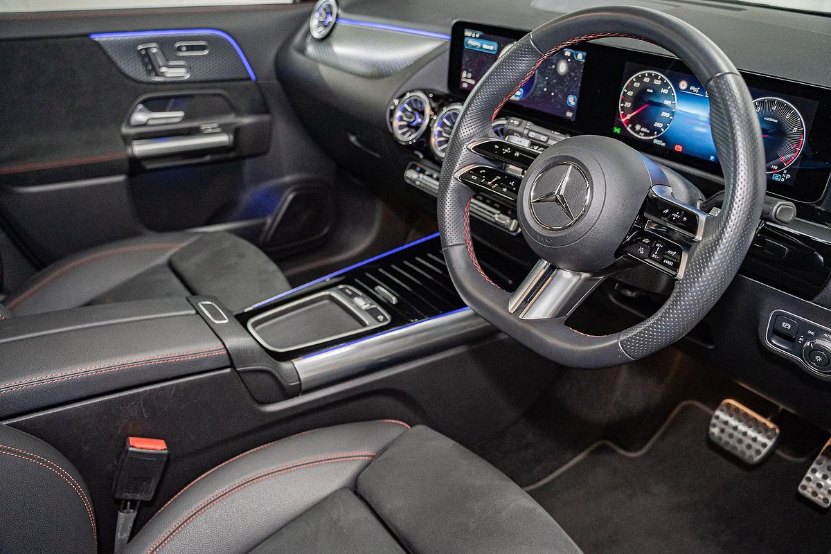 2025 Mercedes-Benz GLA-Class GLA200 H247