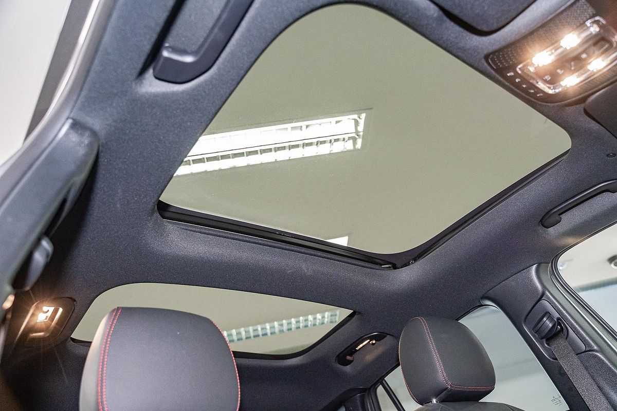 2025 Mercedes-Benz GLA-Class GLA200 H247