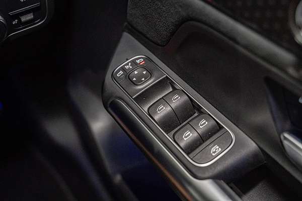 2025 Mercedes-Benz GLA-Class GLA200 H247