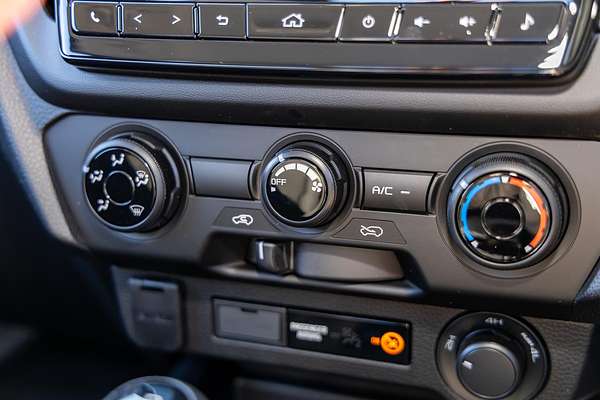 2023 Isuzu D-MAX SX 4X4