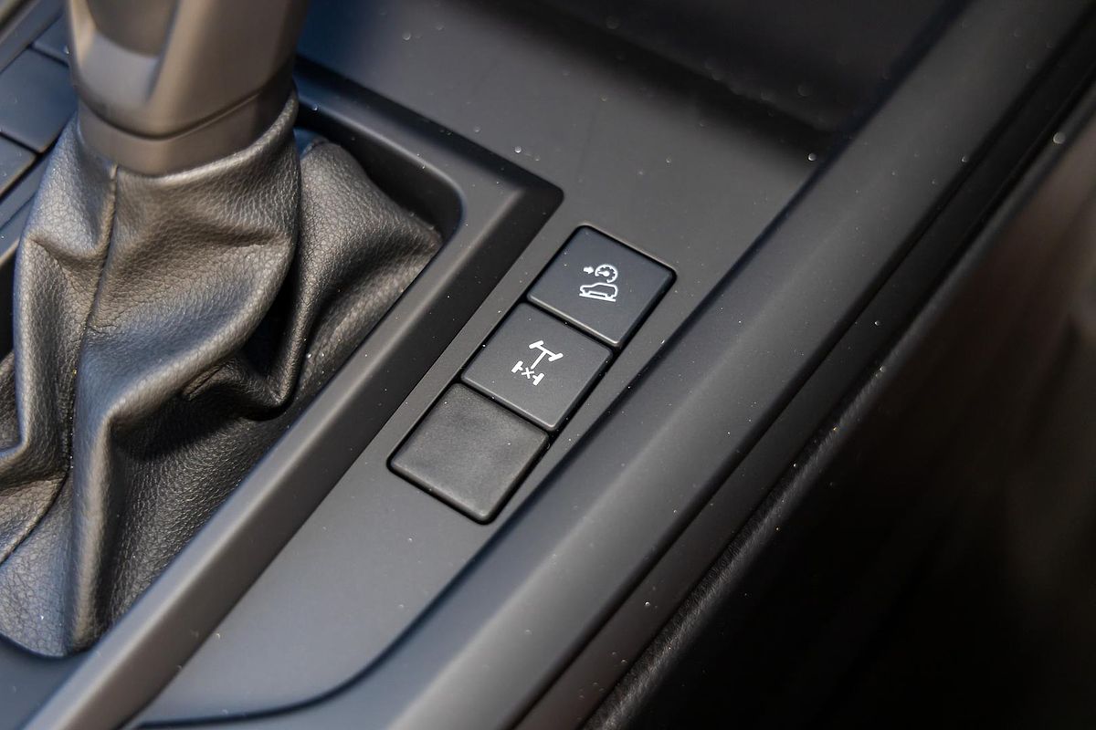 2023 Isuzu D-MAX SX 4X4