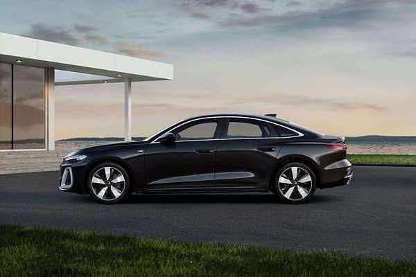 2025 Audi A5 TFSI 150kW S line B10
