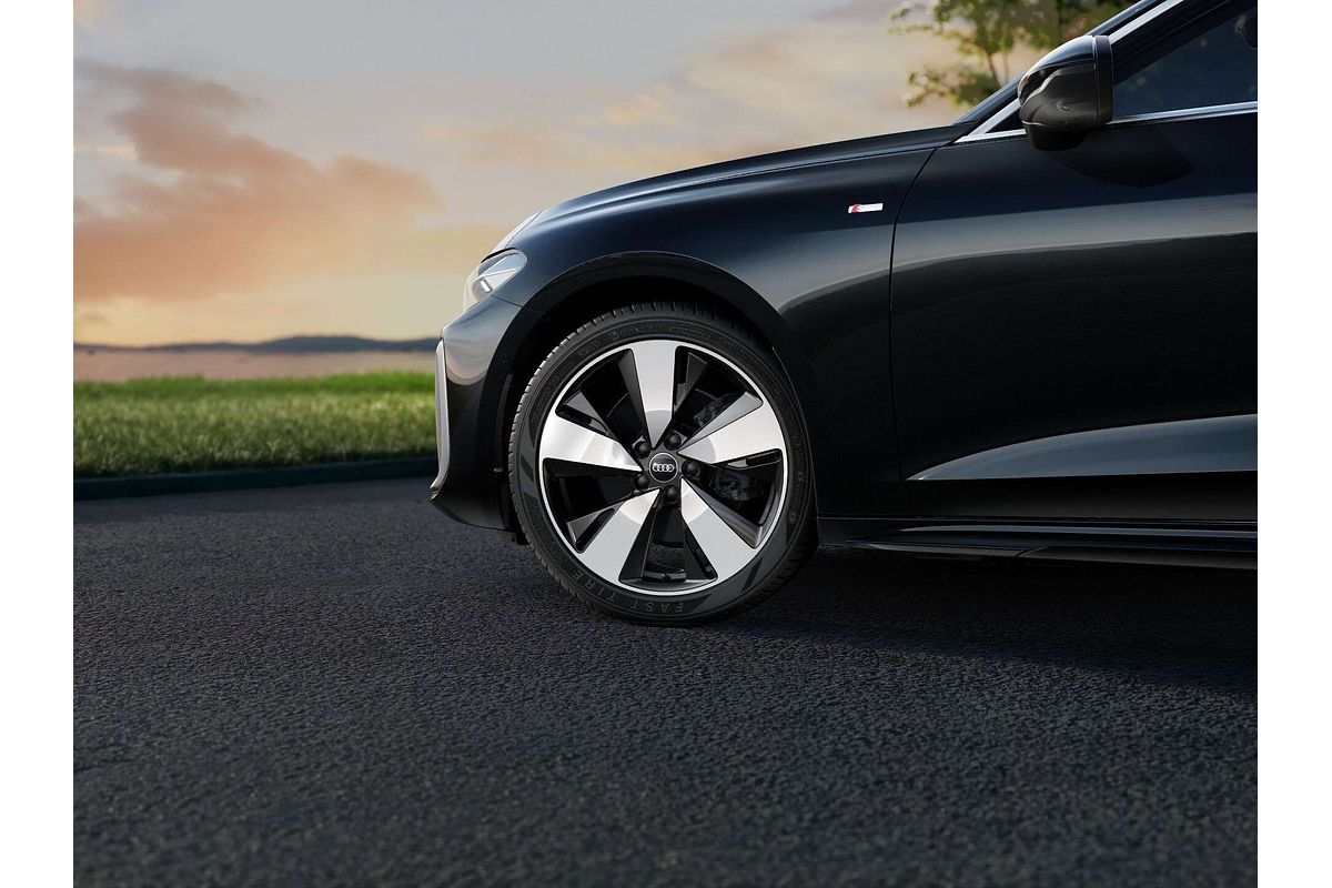 2025 Audi A5 TFSI 150kW S line B10