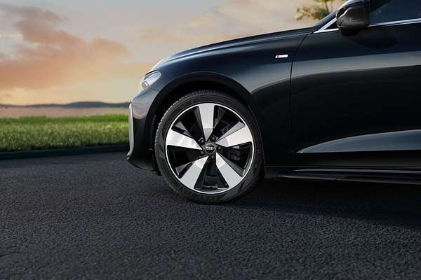 2025 Audi A5 TFSI 150kW S line B10