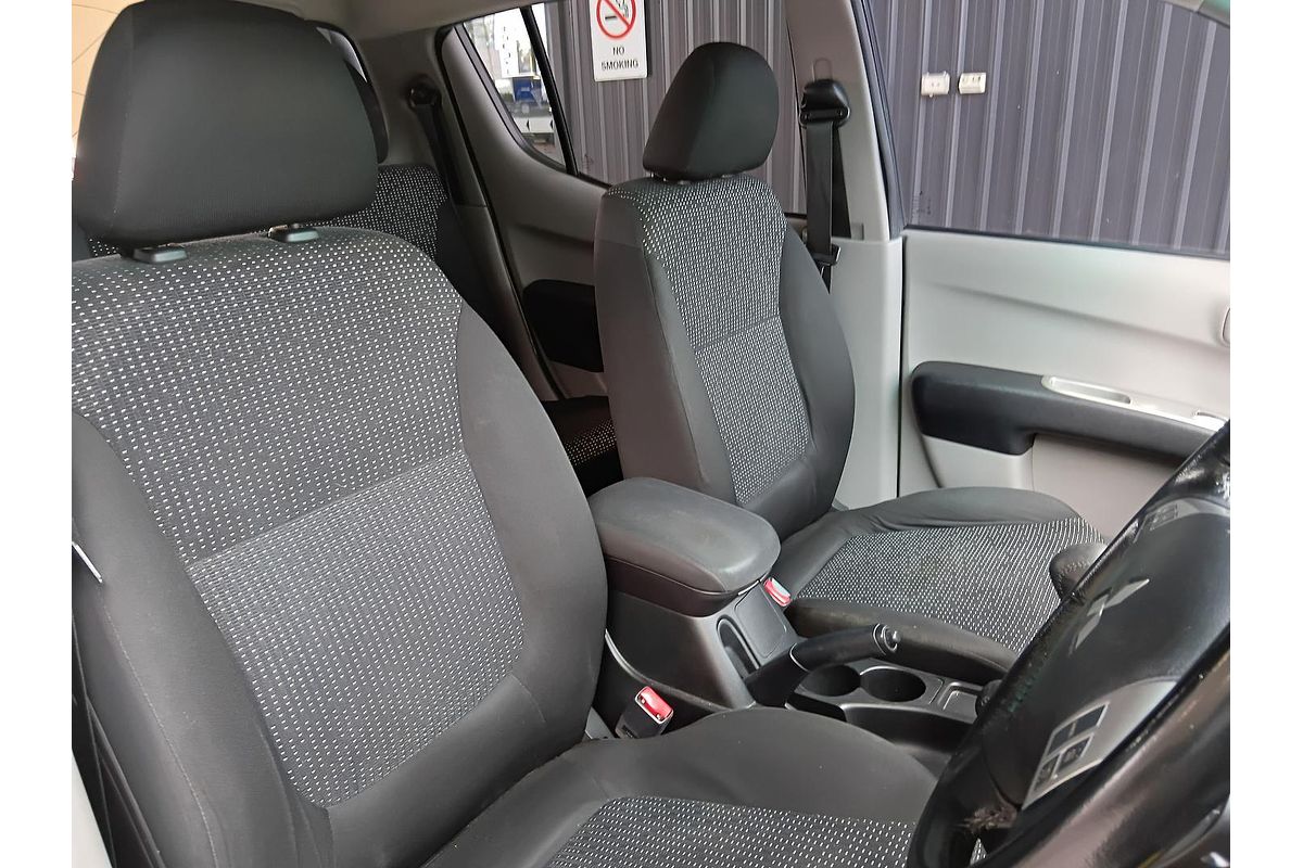 2013 Mitsubishi Triton GLX-R MN 4X4