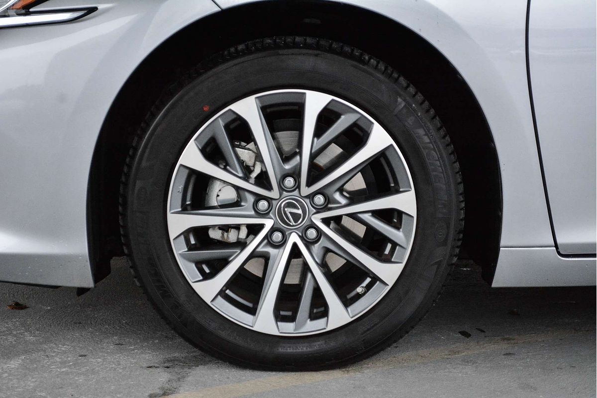 2024 Lexus ES ES300h Luxury AXZH10R