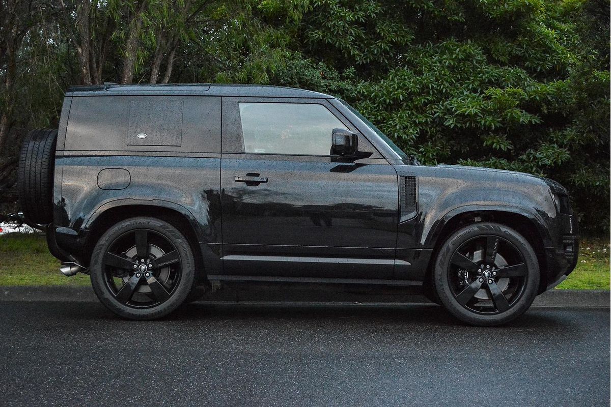 2022 Land Rover Defender 90 P525 V8 L663