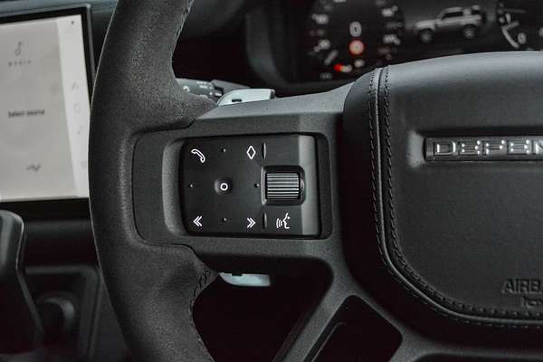 2022 Land Rover Defender 90 P525 V8 L663